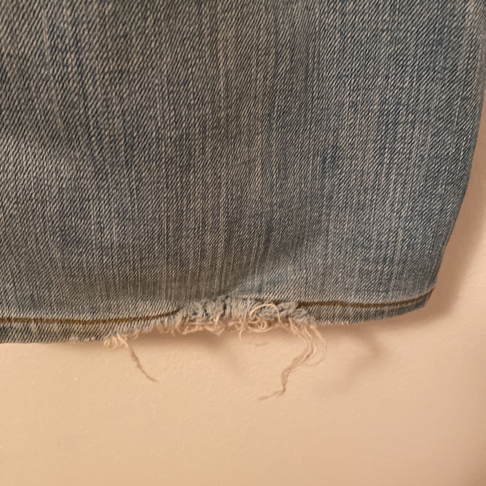 Gently Worn Women’s Size 4 Distressed Banana Republic Denim Jeans - Picture 12 of 15